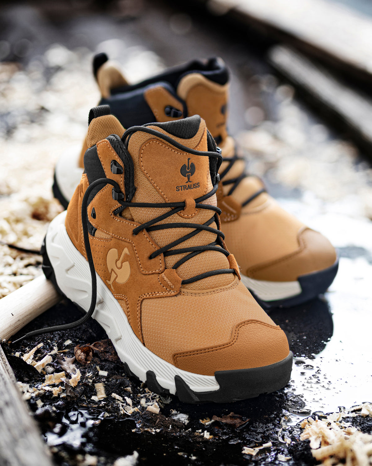 STRAUSS Rimini 6-inch Soft Toe Boot in Almond brown and Cream shown in use on the job
